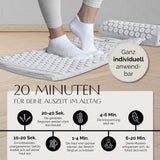 DoYourFitness Akupressur-Set Jimuta mit Nadelmatte und Nackenkissen für vielseitige Entspannung und verbesserte Durchblutung in Weiß.