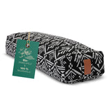 #DoYourYoga Yoga-Bolster Paravati - gefüllt mit Bio-Dinkelspelz, 67 x 22 x 13 cm, Style 7 in Schwarz-Weiß mit Baumwollbezug.