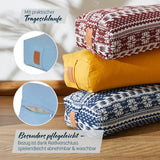#DoYourYoga Yoga-Bolster Paravati in Hellblau, gefüllt mit Bio-Dinkelspelz, 67x22x13 cm, waschbarer Bezug mit Reißverschluss.