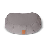 #DoYourYoga Yoga-Kissen Ganesh in Hellgrau, Halbmondform, gefüllt mit Bio-Buchweizenschalen, ideal für Meditation und Yoga.