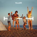 Fröhliche Gruppe am Strand neben dem Where Tomorrow 2-Personen-Kompakt-Zelt - Pop Up Wurfzelt Trekkingzelt - 245x160x95 cm - Grün