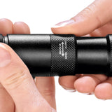 MAXXMEE Power-Taschenlampe 3,7V schwarz - 2er-Set, robust, spritzwassergeschützt, mit 5 Leuchtmodi und bis zu 150 m Licht-Reichweite.