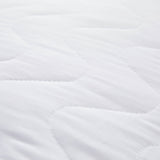 7dreams® Matratzentopper Microfaser 100x200x4,5 cm mit atmungsaktivem, gestepptem Bezug für optimalen Schlafkomfort.