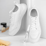 glossy DREAMS Nahtstift - Imprägnierstift für Schuhnähte - weiß - 8 ml schützt und frischt weiße Schuhnähte auf, verhindert Verschmutzung und Feuchtigkeit.