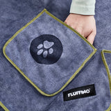 FLUFFINO® Hundehandtuch Mikrofaser – 4er-Pack in Grau & Grün, saugfähig, schnell trocknend, mit Handtaschen für kleine und mittelgroße Hunde.