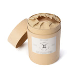 Luma Lab Duftkerze Zodiac / Sternzeichen "Zwillinge" in nachhaltiger Verpackung mit frischem, blumigem Sommerduft