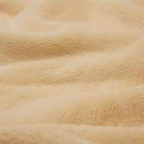 LUMALAND Kuscheldecke - 150x200 cm - weiches Coral-Fleece in Beige, ideal als Sofadecke, Tagesdecke und für gemütliche Abende.