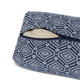 #DoYourYoga Yoga-Bolster Paravati mit abnehmbarem, waschbarem Bezug, gefüllt mit Bio-Dinkelspelz, blau-weiß, 67x22x13 cm.