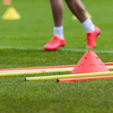 #DoYourFitness Hütchenset (25 Stück) mit Transportständer, 19 cm Durchmesser, ideal für Koordinations- und Agility Training.