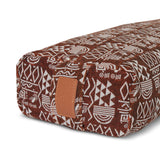 #DoYourYoga Yoga-Bolster Paravati mit Bio-Buchweizenschalen, 67x22x13 cm, Style 5, pflegeleichter Bezug mit Reißverschluss in Orange-Weiß.