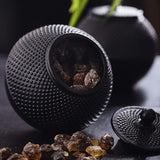 LUMALAND Teedose aus Gusseisen - Aufbewahrungsbox für Tee - 750 ml - Schwarz mit abnehmbarem Deckel und edler Struktur