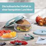 GOURMETmaxx Glas-Lunchbox Klick-it mit integriertem Kühlakku, 950 ml, grau/grün, mit frischen Snacks und verschlossenem Deckel.