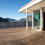 LUMALAND Balkonsichtschutz inkl. Befestigungsseil 0,9 x 5 m in Dunkelgrau an modernem Balkon mit Bergblick