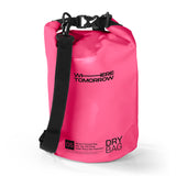Where Tomorrow Dry Bag 5L - Style 01 - Pink, wasserdichter, robuster Outdoor-Rucksack mit verstellbarem Schultergurt und Rolltop-Verschluss.