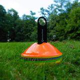 #DoYourFitness Hütchenset (25 Stück) inkl. Transportständer, farbige Pylonen für Agility- und Koordinationstraining, 19 cm Durchmesser.