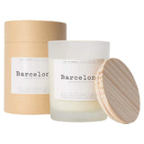 Luma Lab Series Duftkerze City Memories "Barcelona" – vegane Sojawachs-Kerze mit floral-fruchtigem Duft und 25 Stunden Brenndauer.