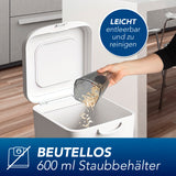 CLEANmaxx Akku-Handstaubsauger beutellos mit 600 ml Staubbehälter, leicht entleerbar und einfach zu reinigen.