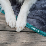 FLUFFINO® Hundedecke Wendedecke Kuscheldecke 150x100 cm Grau mit weichem Plüsch und robustem Cord, ideal für Hunde aller Größen.