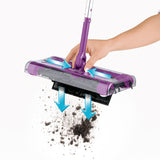 Akku-Besen Swivel Sweeper G2 mit Li-Ion Batterie in lila, kabellos, Schmutzbehälter per Knopfdruck entleerbar, ergonomisch und wendig.