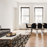 LUMALAND Teppichunterlage Antirutschmatte 60 x 100 cm sorgt für rutschfesten Halt auf glatten Böden, zuschneidbar und atmungsaktiv.