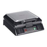 GOURMETmaxx Waffeleisen für Belgische Waffeln in Schwarz mit Antihaftbeschichtung, Cool-Touch-Griffen und einstellbarem Bräunungsgrad.