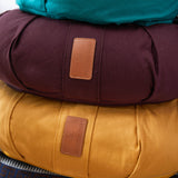 #DoYourYoga Yoga-Kissen Ganesh in Indischgelb, Halbmondform, gefüllt mit Bio-Dinkelspelz, 45 x 30 x 14 cm, Meditationskissen aus Baumwolle.