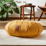 #DoYourYoga Yoga-Kissen Ganesh in Indischgelb, Halbmondform, gefüllt mit Bio-Dinkelspelz, ideal für Meditation und Yoga.