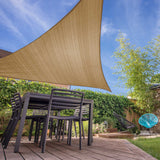 LUMALAND Sonnensegel 100% HDPE mit Stabilisator, Dreieck 3x3x3m, Sand, stabiler UV-Schutz, schnelle Montage im Gartenbereich.