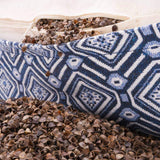 #DoYourYoga Yoga-Bolster Paravati mit Bio-Buchweizenschalen gefüllt, abnehmbarer Bezug, 67 x 22 x 13 cm, Stil 6 Blau-Weiß.