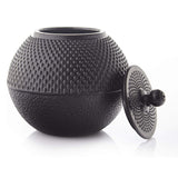 LUMALAND Teedose aus Gusseisen - Aufbewahrungsbox für Tee - 750 ml - Schwarz mit abnehmbarem Deckel, bewahrt Tee-Aroma optimal.