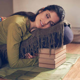 #DoYourYoga Yoga-Bolster Paravati mit Bio-Buchweizenschalen gefüllt, 67 x 22 x 13 cm, rot, ideal für restorative und Yin Yoga Übungen.