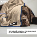 FLUFFINO® Hundehandtuch Mikrofaser – 4er-Pack in Beige & Blau, extra saugfähig und weich fürs schnelle Trocknen von Hunden.