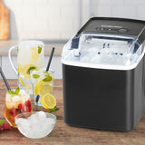 GOURMETmaxx Eiswürfelbereiter - schwarz mit 1,3-L-Tank, schnell Eiswürfel in zwei Größen, herausnehmbarer Behälter, modernes Design.