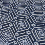 #DoYourYoga Yoga-Bolster Paravati gefüllt mit Bio-Dinkelspelz, 67x22x13 cm, Style 6 Blau-Weiß, mit geometrischem Muster.