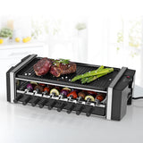 MAXXMEE Multi-Raclette-Grill 3in1 schwarz mit Drehspießen und Grillplatte zum Braten von Fleisch, Gemüse und Spießen bei 1200 W Leistung.