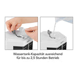 MAXXMEE Luftkühler mit Befeuchtung - weiß, zeigt das Befüllen des Wassertanks für bis zu 2,5 Stunden Laufzeit.