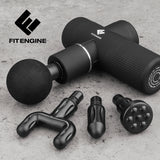 FitEngine Mini Massage Gun mit 4 Aufsätzen und Soft-Grip-Body für gezielte Muskelregeneration an Nacken, Waden und Rückenstrecker.