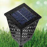 PRIMA GARDEN Solar-Leuchte Fackel - 4er-Set - schwarz mit Solarpanel, wetterfest und energiesparend für stimmungsvolle Gartenbeleuchtung.