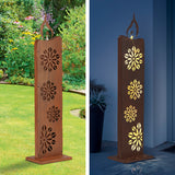 MAXXMEE LED-Dekostele Rost-Optik mit Blütenmuster und Kerzen-Design, 77cm, batteriebetrieben, stimmungsvolle LED-Beleuchtung, wetterbeständig