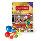 Kinderleichte Becherküche Set inkl. Messbecher-Set zeigt Rezeptbuch mit fünf farbigen Messbechern für kinderleichtes Backen.