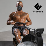 FitEngine Wasser-Rudergerät Smart | braun mit Wasserwiderstand und Display für realistische Heimtrainings-Erfahrung.