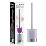 Eine Toilettenbürste aus Silikon mit silbernem Griff und Halter neben der Verpackung mit der Aufschrift LOOMAID.