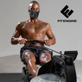 FitEngine Wasser-Rudergerät Smart | schwarz mit Wasserwiderstand, Wireless-Verbindung und Display für effektives Ganzkörpertraining.