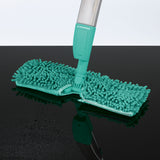 CLEANmaxx Spray-Mopp 2in1 in Türkis mit 2x Ersatz-Wischtuch zum Nass- und Trockenreinigen mit integrierter Sprühfunktion.