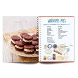 Kinderleichte Becherküche Buch - Band 3 zeigt Rezeptseite für Whoopie Pies mit Zutaten und fertigen Keksen.