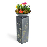 Hoberg LED Pflanzsäule in Beton-Optik mit Pusteblumen-Design, LED-Beleuchtung und abnehmbarer Pflanzschale, wetterbeständig und flexibel.