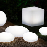 EASYmaxx Solar-Leuchten Set Stein flach 3-tlg. mit warmweißem Licht und Farbwechsel, wetterfest und inkl. Fernbedienung und Erdspießen.