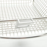 LANDMANN Pure Gemüsekorb aus Edelstahl mit ergonomischem Design und abnehmbarem Griff für sicheres Grillen bei geschlossenem Deckel.