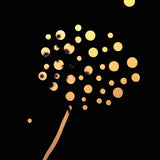 Hoberg LED Pflanzsäule in Beton-Optik mit dekorativem Pusteblumen-Design und stimmungsvoller LED-Beleuchtung bei Dunkelheit.