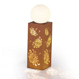 MAXXMEE LED-Dekosäule "Bauernrose" 65 cm mit Leuchtkugel, Rost-Optik, LED-Farbwechsel und Timerfunktion.